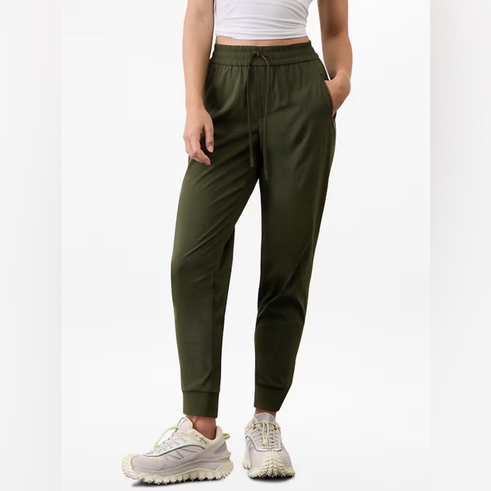 ATHLETA Trekkie North Jogger-Relaxed Mid Rise-Aspen Olive color-Size Small